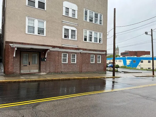 85 Rathbun St, Woonsocket, RI 02895