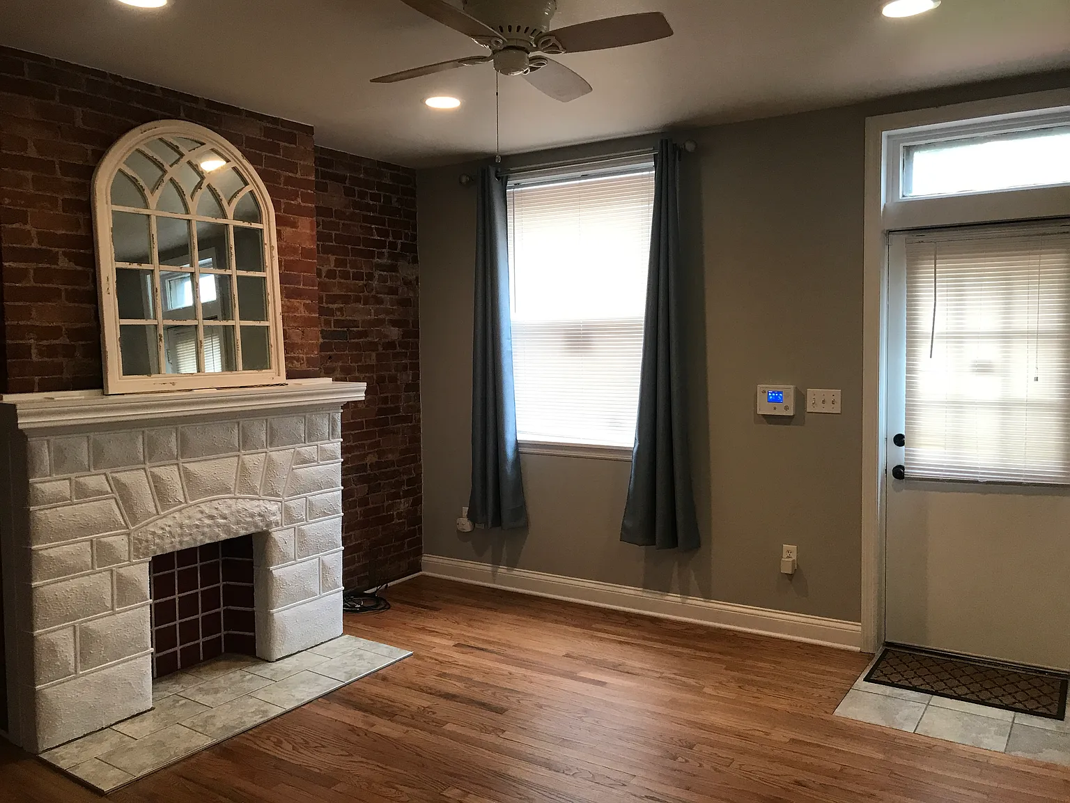 2 bed, 1.5 bath, 1000 sqft, $1,595 — Photo 2