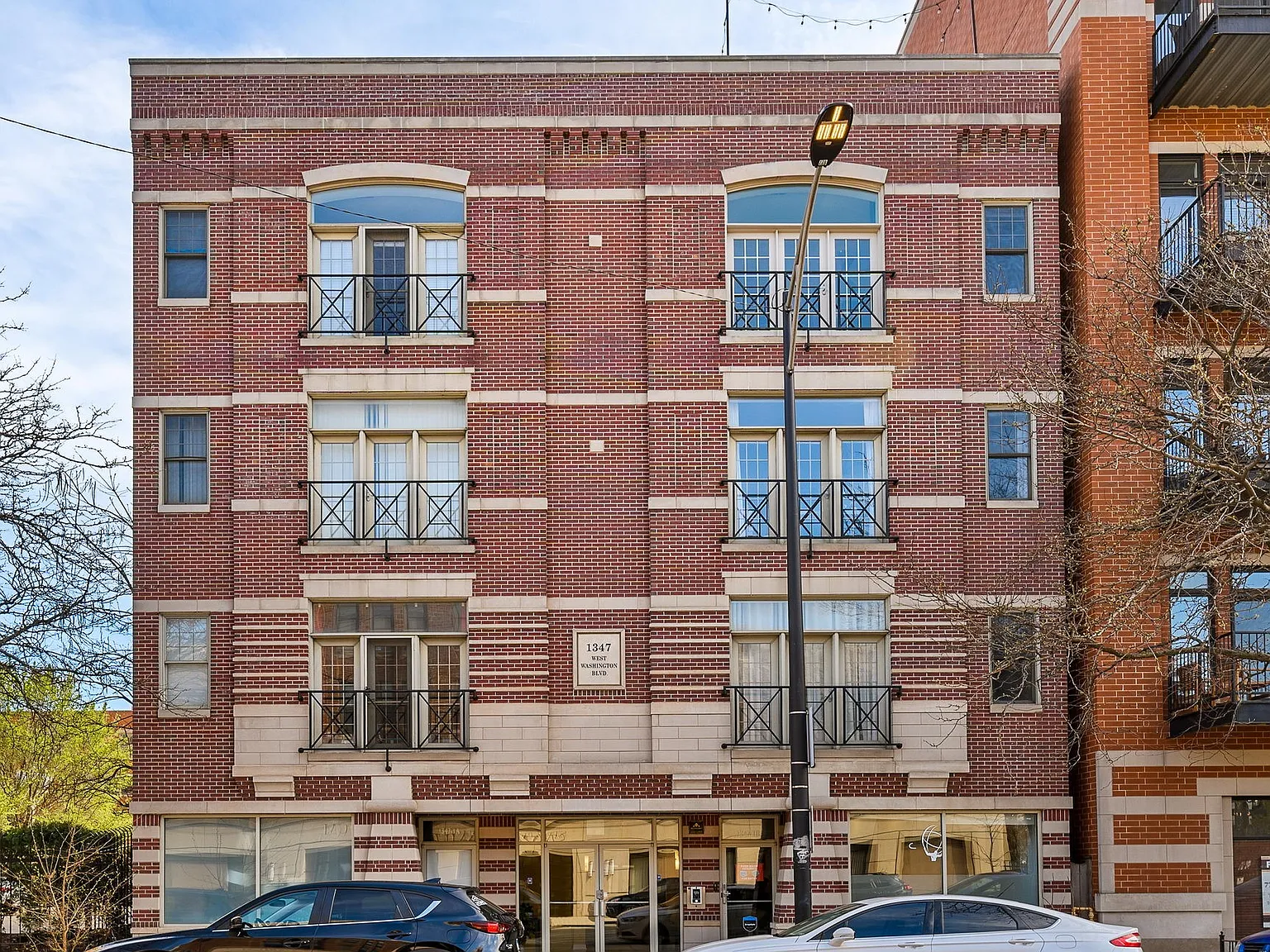 2 bed, 2.0 bath, 1300 sqft, $3,800 — Photo 1