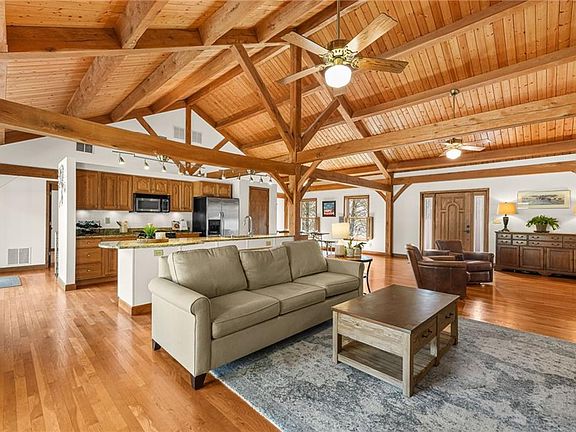 3rd image of 425 Midway Rd