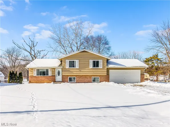 3795 N Sunnyfield Dr, Akron, OH 44321