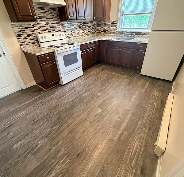 306 Saint Claire Ln — Photo 6