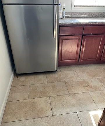 4th image of 632 2nd Ave #10