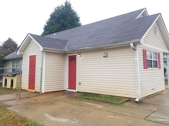 3rd image of 686 Morrow Rd