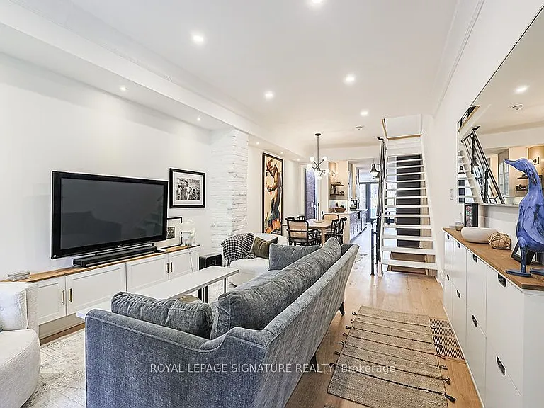 132 Major St — Photo 2