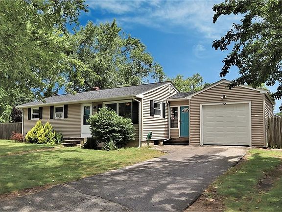 2nd image of 124 Burbank Dr