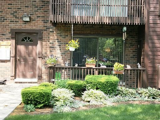 1st image of 18065 Live Oak Ct #18065
