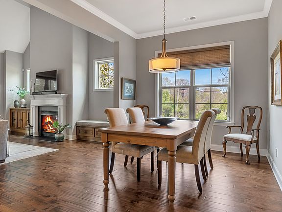 4th image of 813 Caledonian Ct