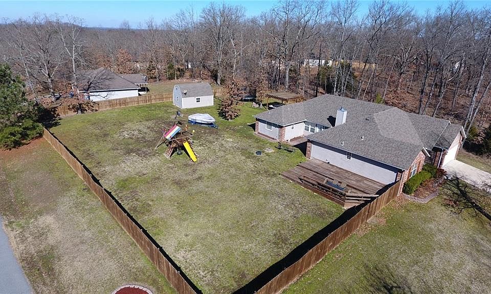 1st image of 9 Dickenshire Dr