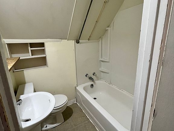 4th image of 601 North St APT 4