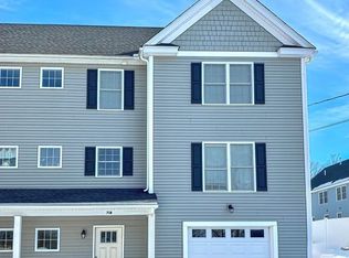 71 Oakhurst St #B, North Attleboro, MA 02760