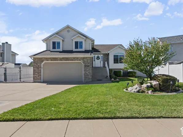 5709 S 2200 W, Roy, UT 84067