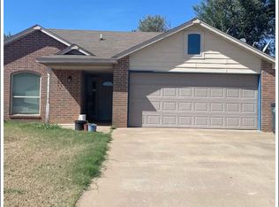 910 Valley View Rd, Enid, OK 73701