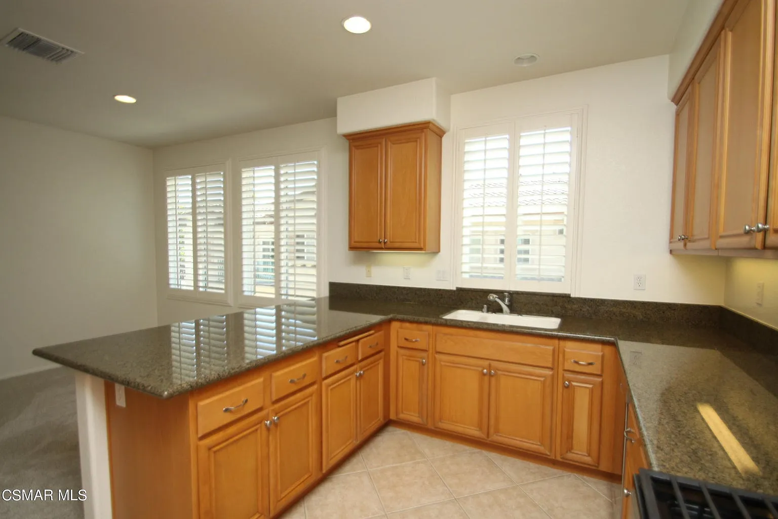 3 bed, 2.5 bath, 1597 sqft, $4,000 — Photo 3