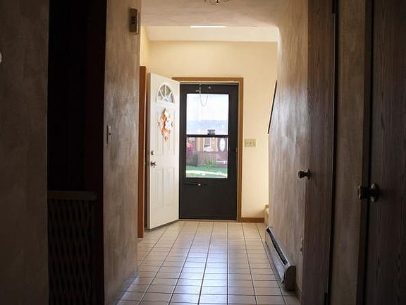 3rd image of 35 Theresa Blvd