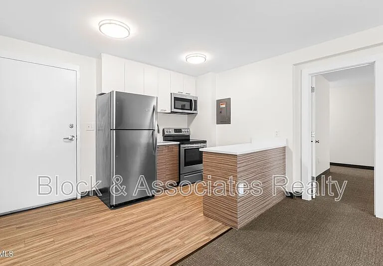5104 Hollyridge Dr #103 — Photo 15