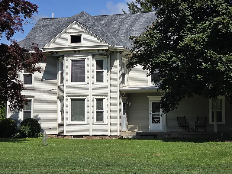 214 E Pine St #214 — Photo 2