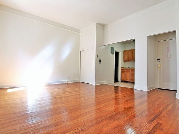 4th image of 138 W 92nd St APT 2R