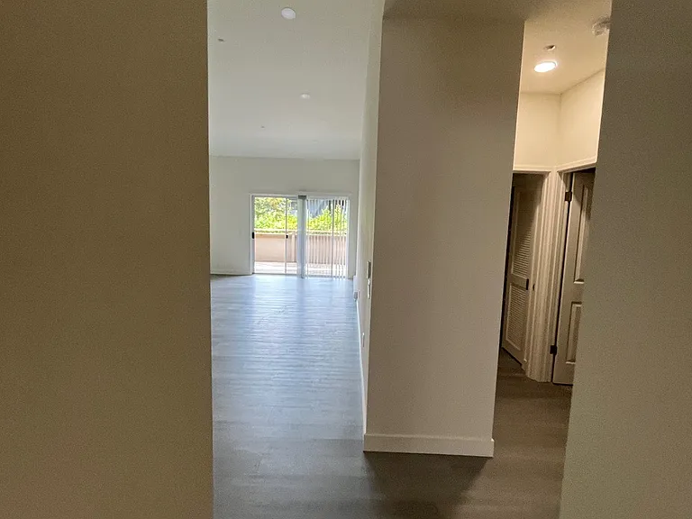 650 S Eliseo Dr — Photo 5