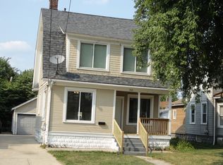 934 Fenton St, Aurora, IL 60505