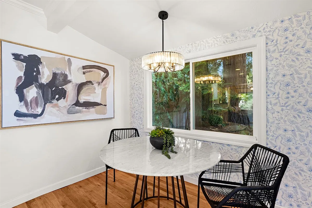 445 Wilson St — Photo 4