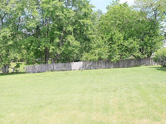 4th image of 801 E Jasper Rd