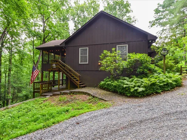 5748 Lost Mountain Rd, Roanoke, VA 24018