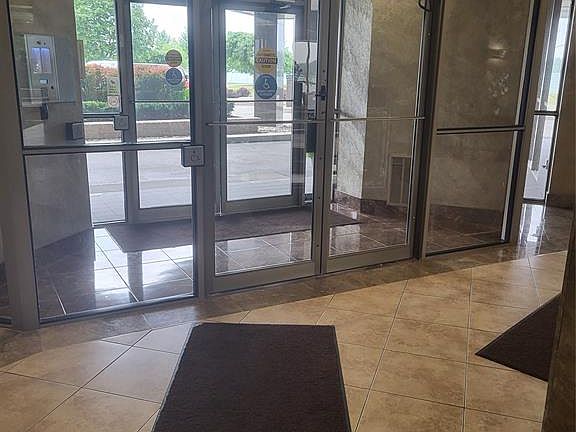 3rd image of 5151 Riverside Dr E #1003