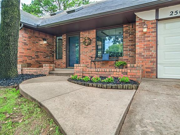 2nd image of 2505 Northwood Ln