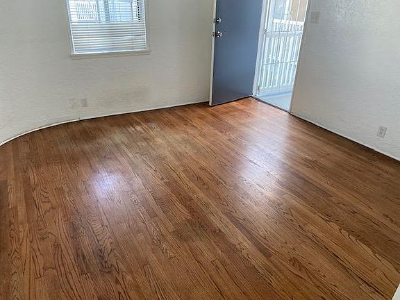 4th image of 70 Glendora Ave APT 17