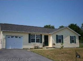27 Swaying Pine Ct, Bunker Hill, WV 25413