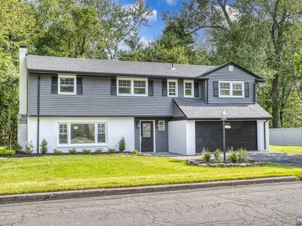 5 Marconi St, Tenafly, NJ 07670