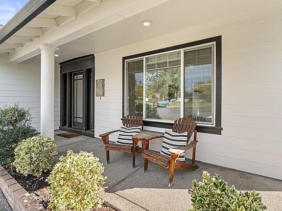 4th image of 543 Hoover Park Dr