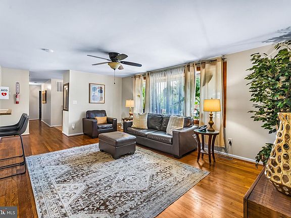 4th image of 208 Prenton St