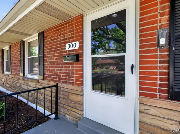 300 Rand Dr, Saint Louis, MO 63135