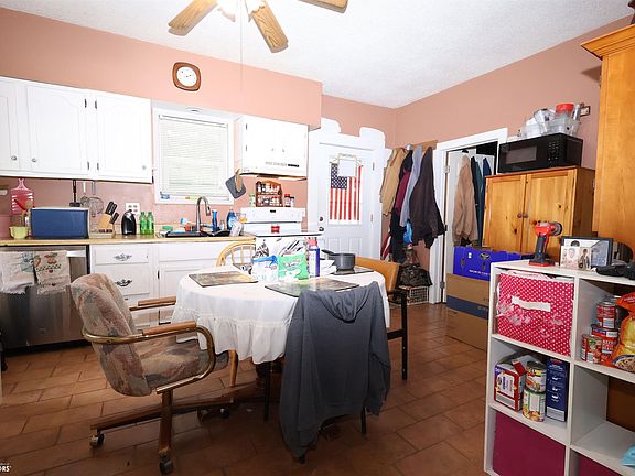 3rd image of 402 3rd St