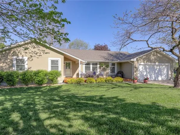118 Popago Ln, Lake Winnebago, MO 64034