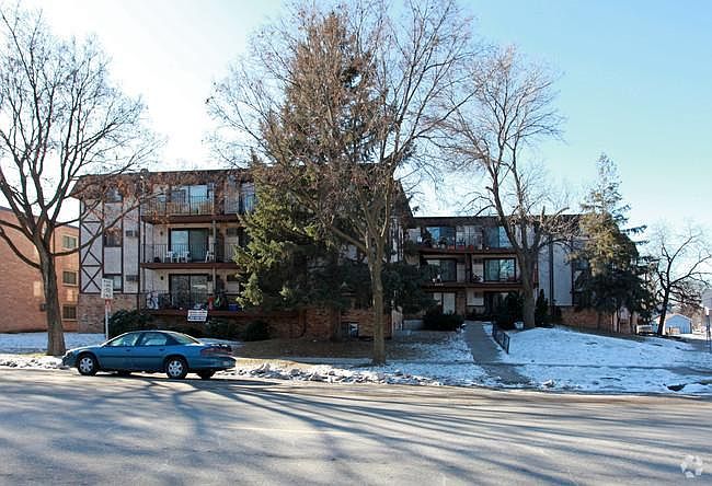 1st image of 3300 Minnehaha Ave