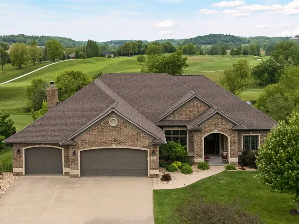 2101 Wedgewood Dr, Dubuque, IA 52002