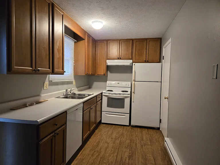 554 Bailey Dr — Photo 8