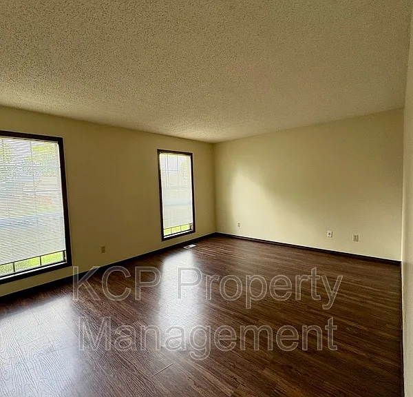 4802 S South Cir #U — Photo 11