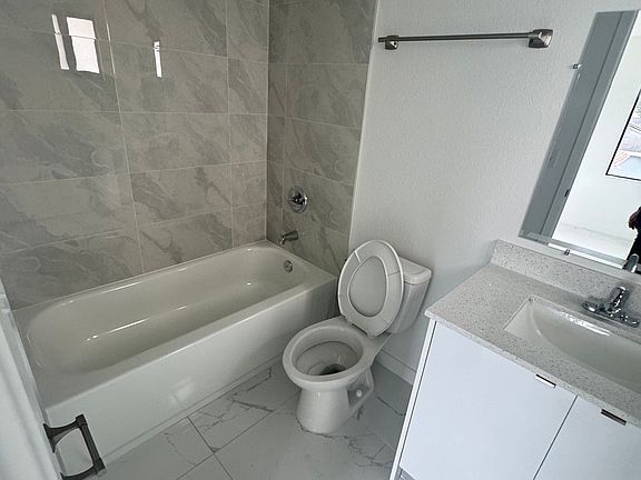 4th image of 2120-2124 NW 58th St #2120-2124
