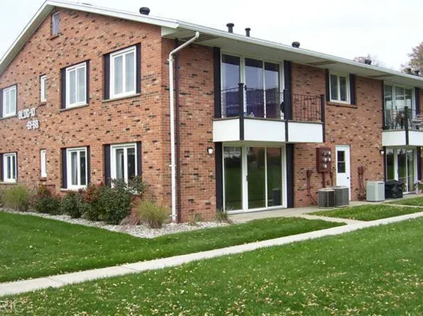 230 S State St APT 64, Zeeland, MI 49464