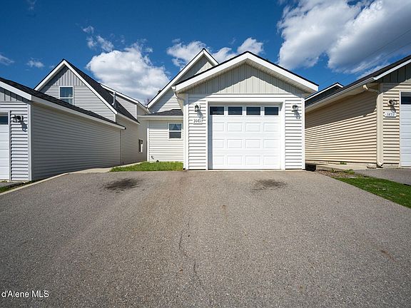 2nd image of 1449 E Seleta Ln