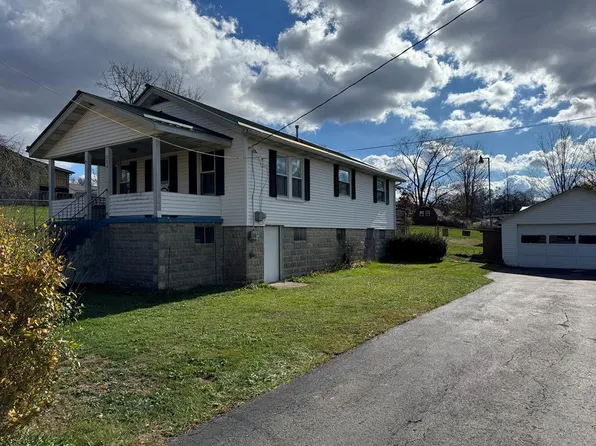 256 Carter Ave, Crab Orchard, WV 25827