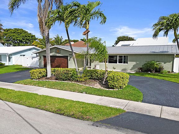 2nd image of 3001 NE 45th Street