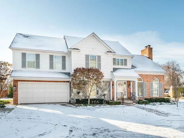 926 Lochmoor Pl, Grosse Pointe, MI 48236