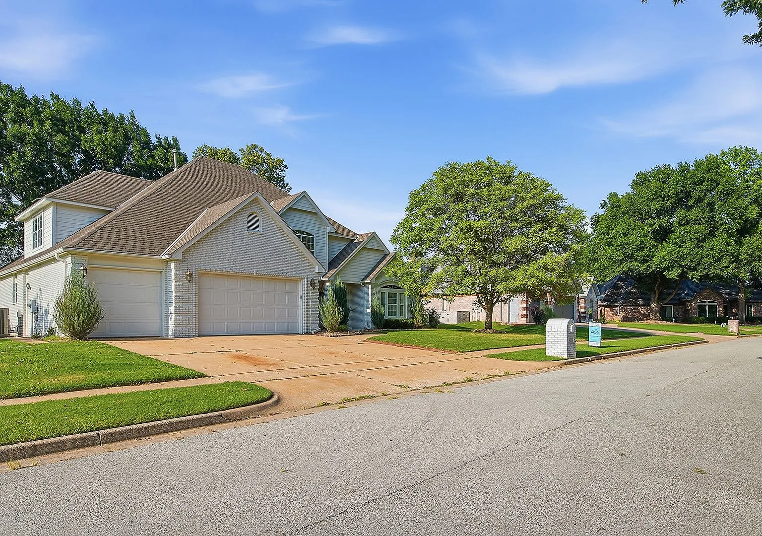 Spacious Home in Indian Springs with a Golf Course View! — Photo 2