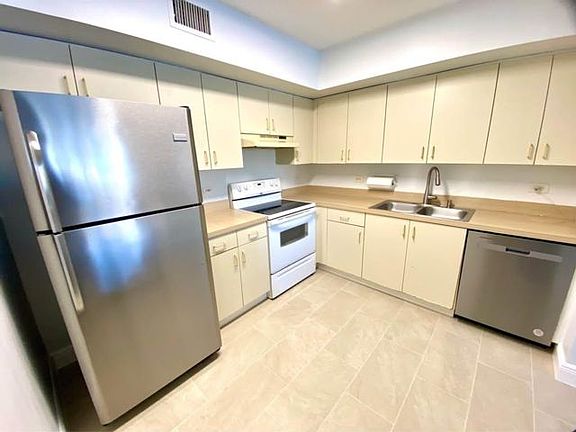 5th image of 3670 N 56th Ave APT 714