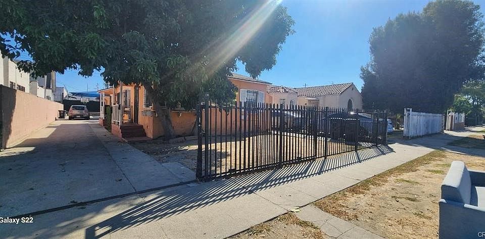 1st image of 1214 W 85th St
